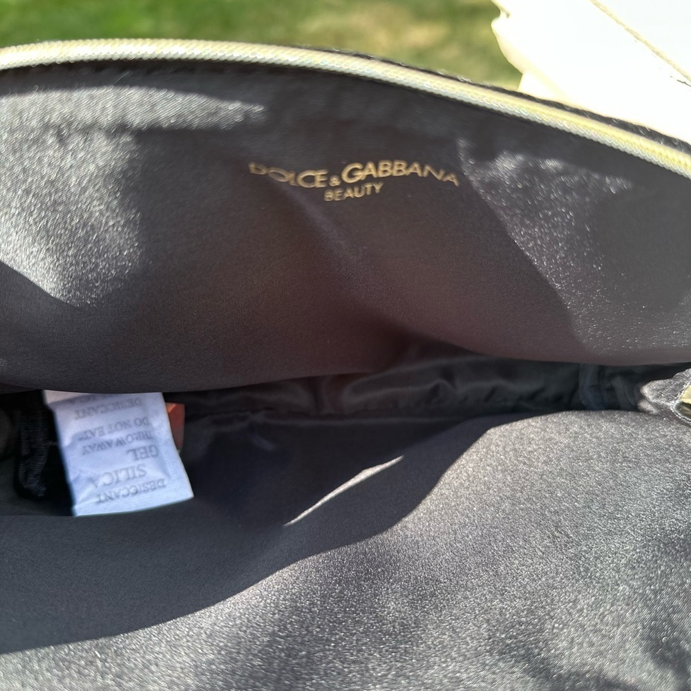 Doce & Gabbana Pouch/Cosmetic Case - Picture 2 of 2